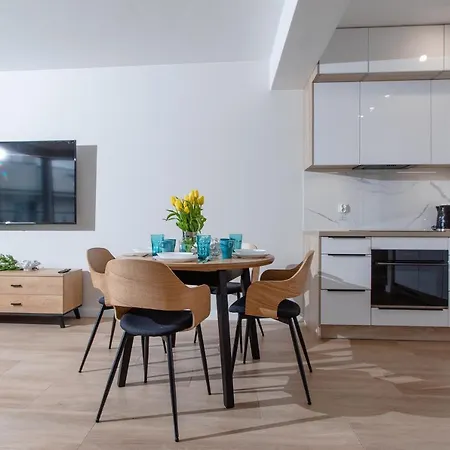 Klifowa 56 * レバル