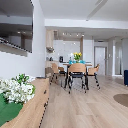 Klifowa 56 * レバル