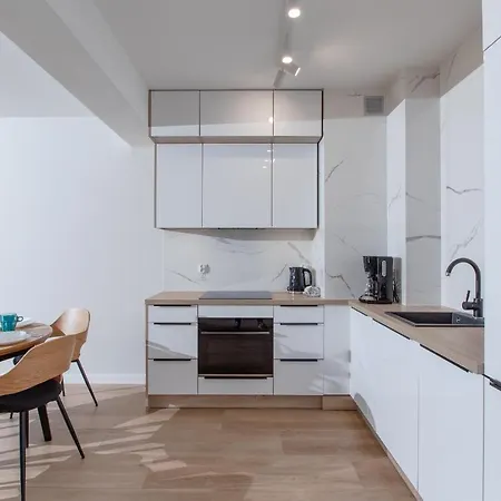 Klifowa 56 アパート レバル